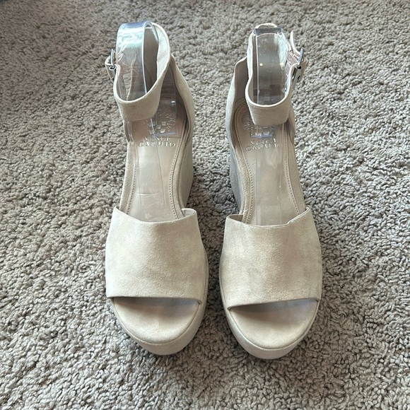 Vince Camuto Women’s Korista Suede Platform Wedge Sandals - Picture 3 of 8